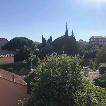 Au Bord Du Ciel Magnifique A *